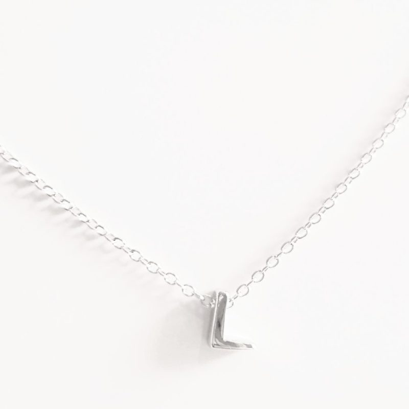 Collar inicial L