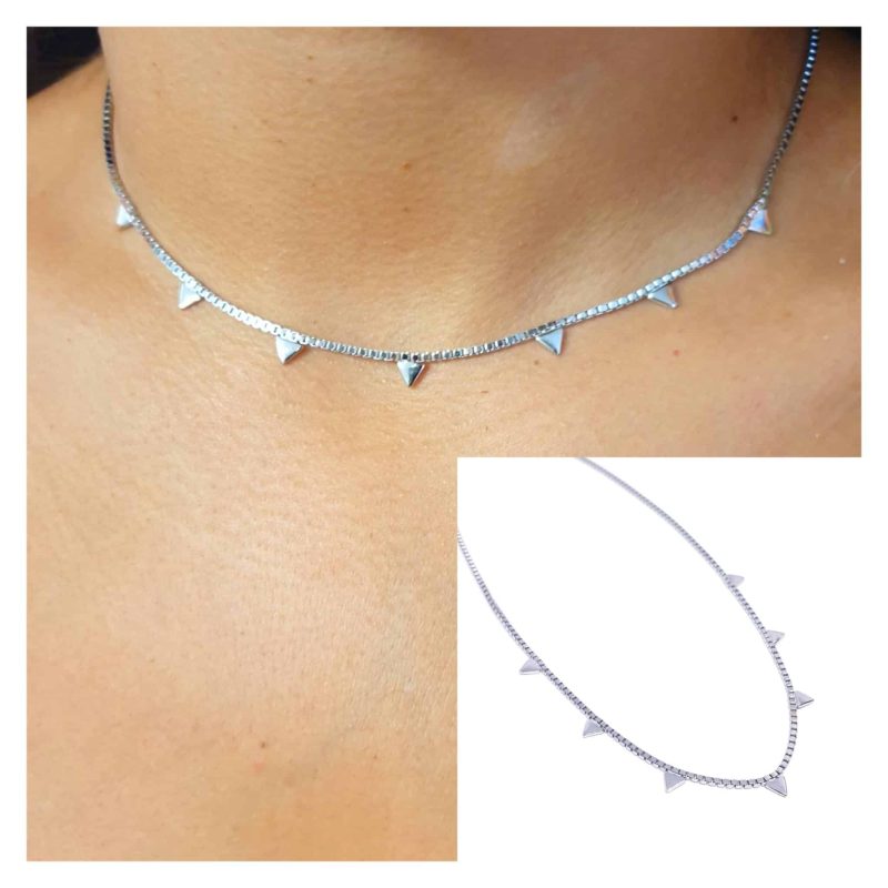 Collar triángulos lisos